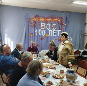 Праздничная программа: «Если молоды вы душой»